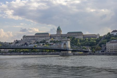 Buda Castle & Chain bridge - Budapest