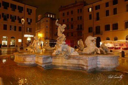 Rome: Piazza Navano Fountain of Neptune